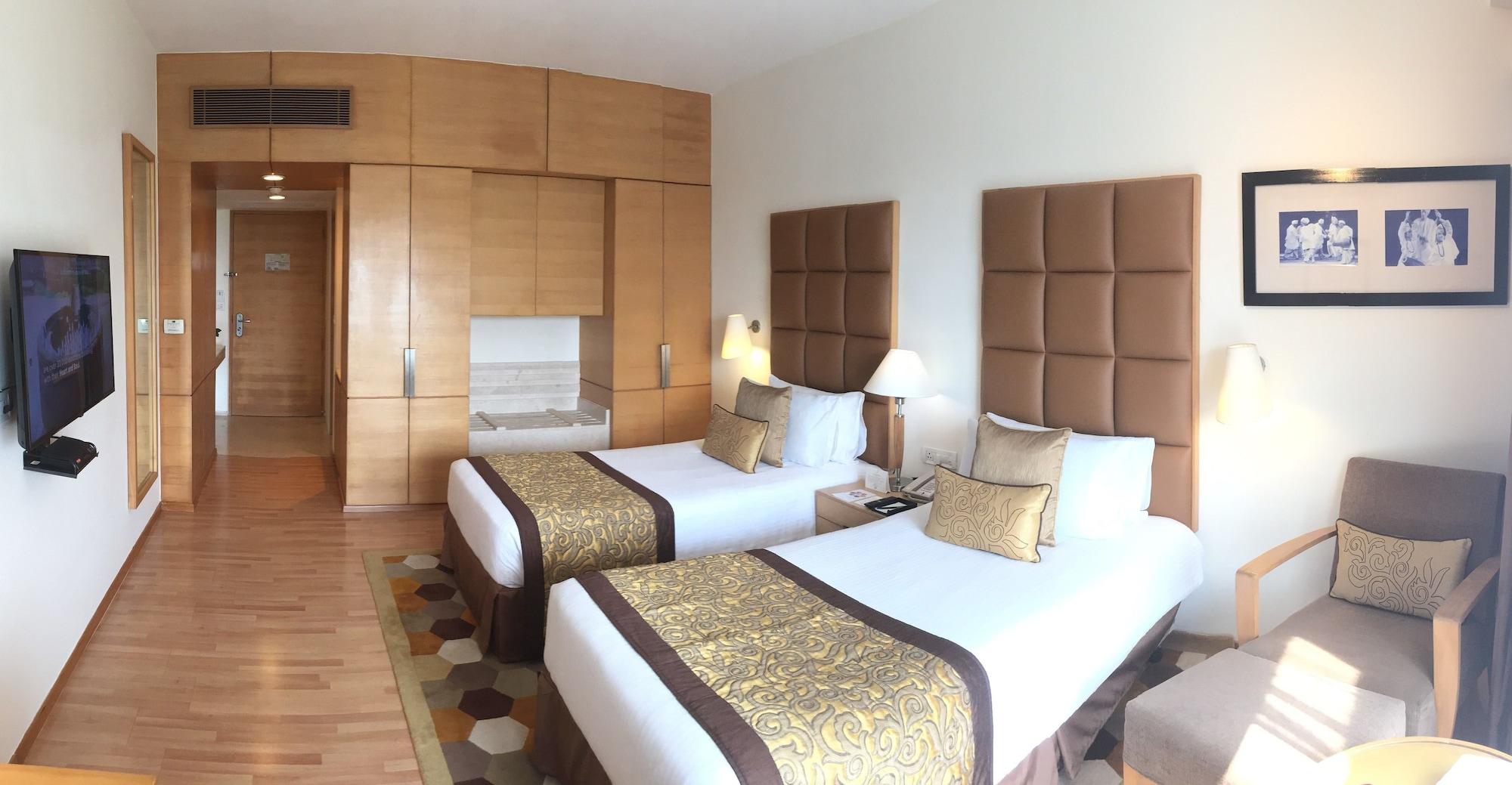 Taj Chandigarh Bagian luar foto A room at the hotel