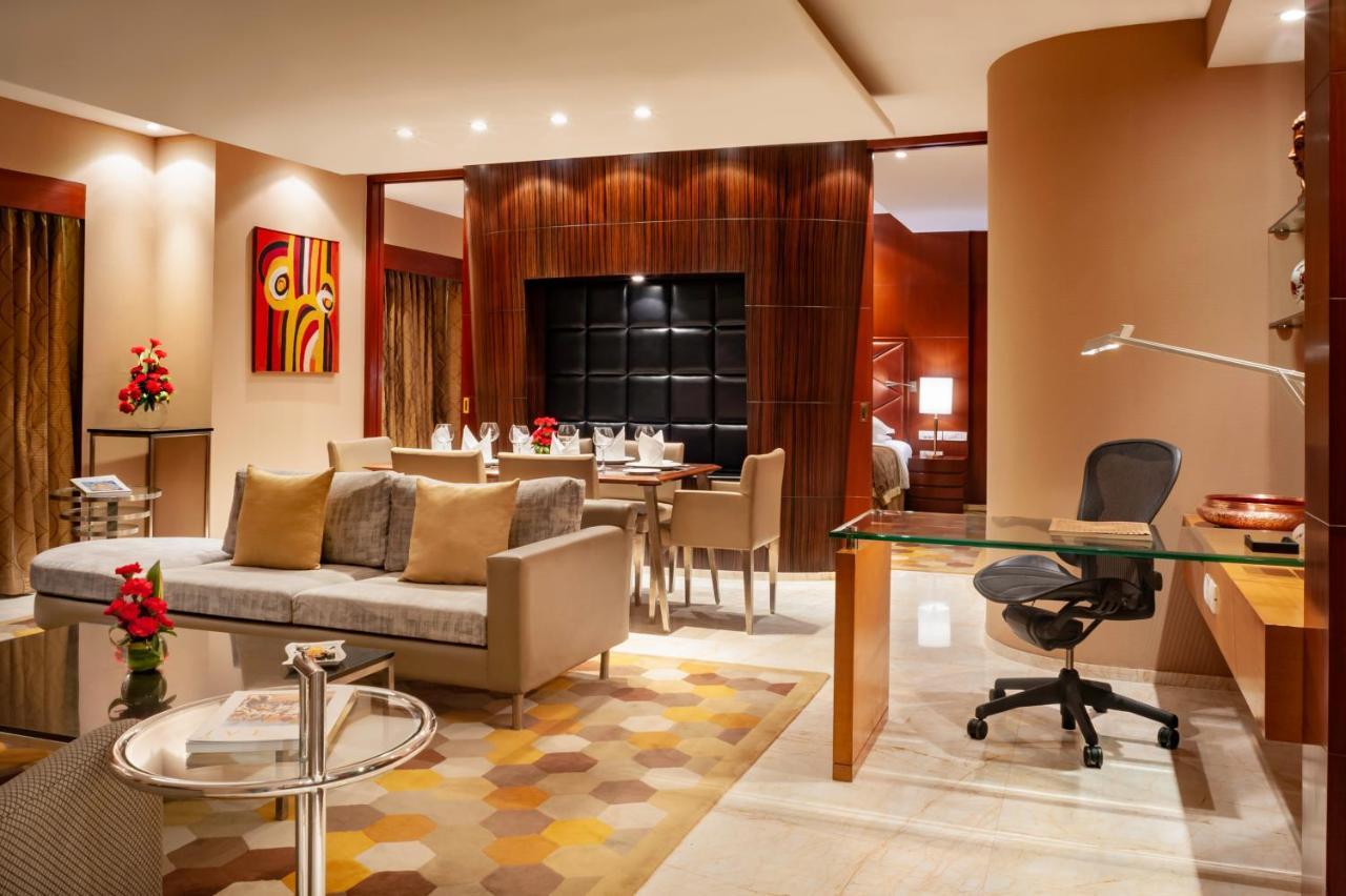 Taj Chandigarh Bagian luar foto Suite at the Taj Mahal Palace, Mumbai